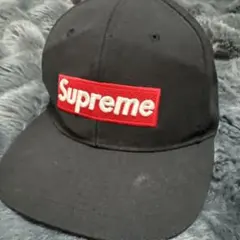 Supreme 黒キャップ 赤い星刺繍