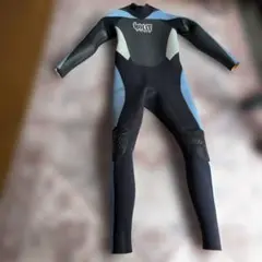 HOLLY ハリー　レディースセミドライウェットスーツ　グローブ、ブーツ付き 値下げしました。ウェットスーツ セミドライ ハリー holly