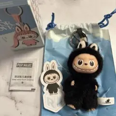 POP MART イニシャルラブブ　R ブラック