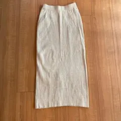 GU ニットロングスカート ベージュ　美品