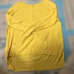 イエロー ニット