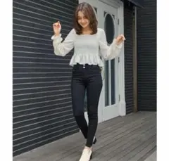 ホワイトフリル長袖ブラウス　ANAP アナップ　チュニック　美品　試着のみのサムネイル