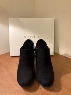 NADIN 黒スエードジッパーブーツのサムネイル