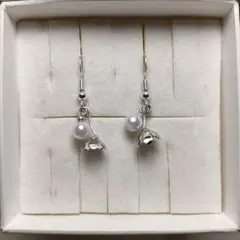 花形パールフックピアス