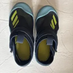 adidas ネイビー/イエロー サンダル