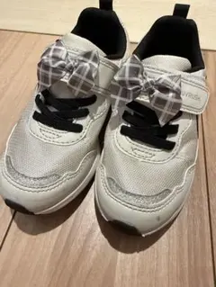 Item thumbnail for item 9bdaa858-c90c-4333-944f-73e9f9f1a893