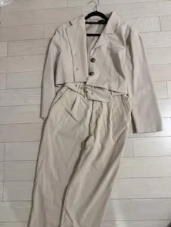 フォーマル　 セレモニー　ベージュ クロップドジャケット パンツセットアップ