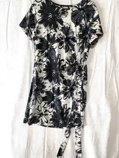 大き目花柄 ウエスト紐付きストレッチ半袖チュニック　 Mサイズブラック