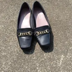 黒い　ローファー チェーン付き