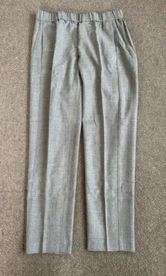 セオリー(theory) ライトグレーのカジュアルパンツ
