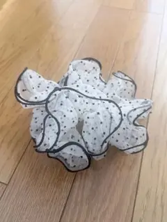 ドット柄シュシュ