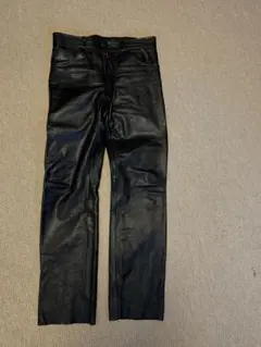 本革パンツ