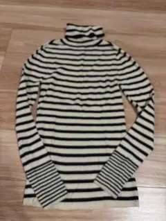 kana 白黒ストライプ タートルネックニット F