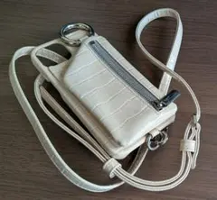 ajew iPhone13 ケース　アイボリー紐付き