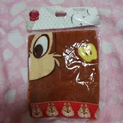 ディズニー  ストアのチップとデールのタオル。