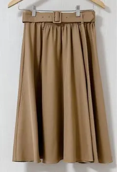 INGNI ベージュ フレアスカート ベルト付き　ミディ丈