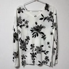 AZUL by moussy フラワーVネックニット 花柄 ホワイト Mサイズ