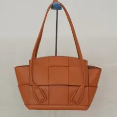 BOTTEGA VENETA アルコ スモール レザートートバッグ