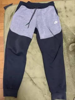NIKEテックフリーススウェットパンツ下のサムネイル