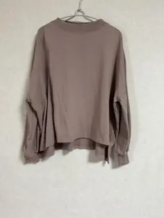 プチプラのあや　ドロップショルダー 長袖カットソー　身幅ゆったり　くすみピンク