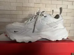 NIKE ナイキ TC7900 ホワイト　23センチ　スニーカー