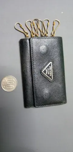 PRADA ブラックレザー キーケース