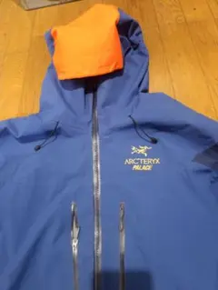 Arc'teryx × Palace alphaSV ジャケット　Sサイズ