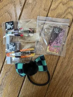 鬼滅の刃風可愛いヘアピン、ヘアゴム、キーホルダーセット