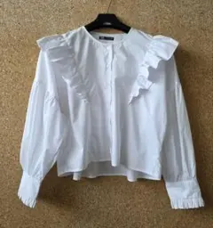 ZARAのフリルコットンブラウスM