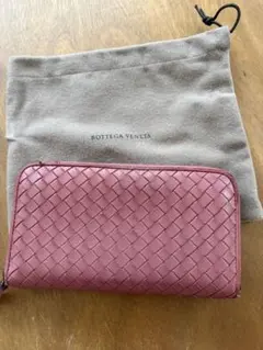 Bottega Veneta ピンクレザー長財布