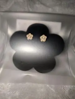 マリークワント　MARY QUANT 花形ピアス ピンク
