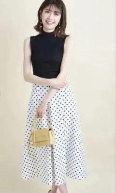 アプワイザーリッシェ　ミディ丈　フレアスカート ドット柄　Aラインスカートのサムネイル