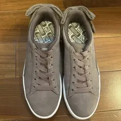 PUMAブラウン スエード リボン付き スニーカー