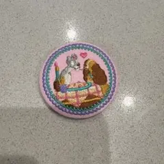 ディズニー　刺繍缶バッジ　わんわん物語