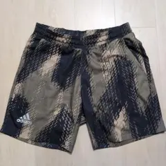 アディダス　短パン　レディース　カーキ　M