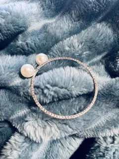 パール（樹脂ふふ）付きエレガントブレスレット　ブレス　シルバー　パール