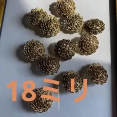 レトロなボタン　透かしメタルゴールド