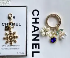 CHANEL _シャネル_ホリデー_雪の結晶チャーム ︎ ︎✴︎ キーリング 〈新品〉