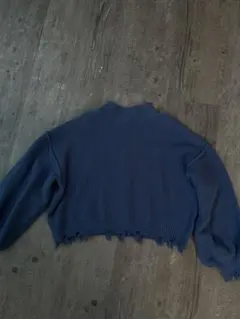 青のニット　クラッシュクロップドプルオーバー 秋服
