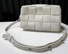 IACUCCIイアクッチ　ベルタ XS ホワイトのサムネイル