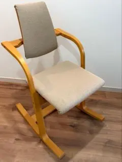STOKKE ACTULUM ストッケ アクチュラム バランスチェア ベージュのサムネイル