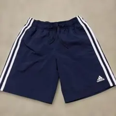 アディダス　ハーフパンツ