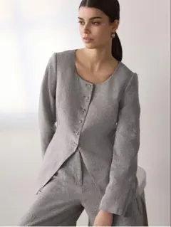 美品　ノーカラージャケット パンツスーツ　ベージュ