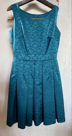 パーティードレス ワンピース グリーン 総柄 フレア 結婚式 お呼ばれ