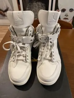 COMME des GARCONS × Nike Air Jordan 1 白のサムネイル