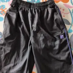 黒いトレーニングパンツ 140サイズ