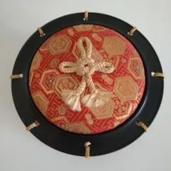 和柄の円形小物入れ