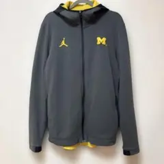 Item thumbnail for item 0b6f2cfb-9da2-4bfb-86c8-627d617f13e2