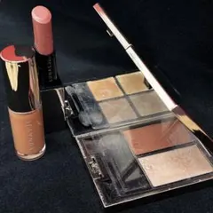 ▲LUNASOL アイシャドウ／頬紅／口紅 コスメ セット売り