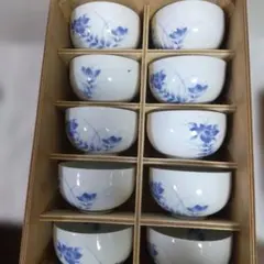 有田焼 (千峰作)青い花模様の湯飲み10個セット 木箱いり